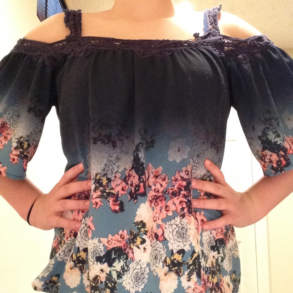 Cold shoulder top